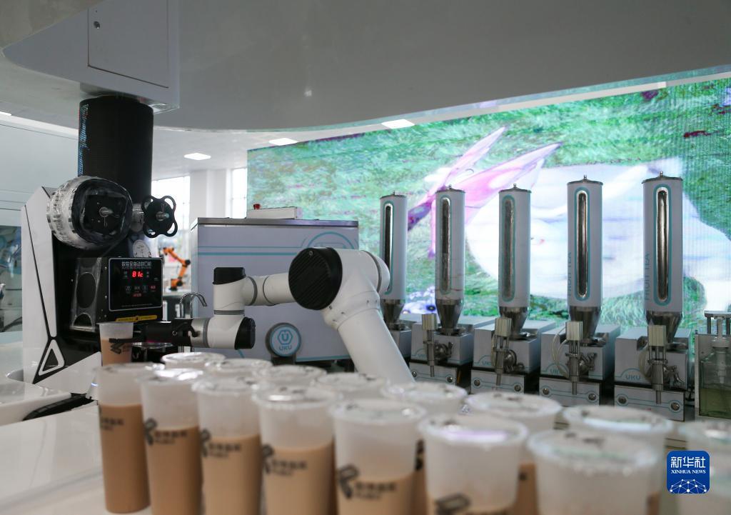 高质量发展调研行 | 两年出货4700多台 这款工业机器人是长三角“本地人”