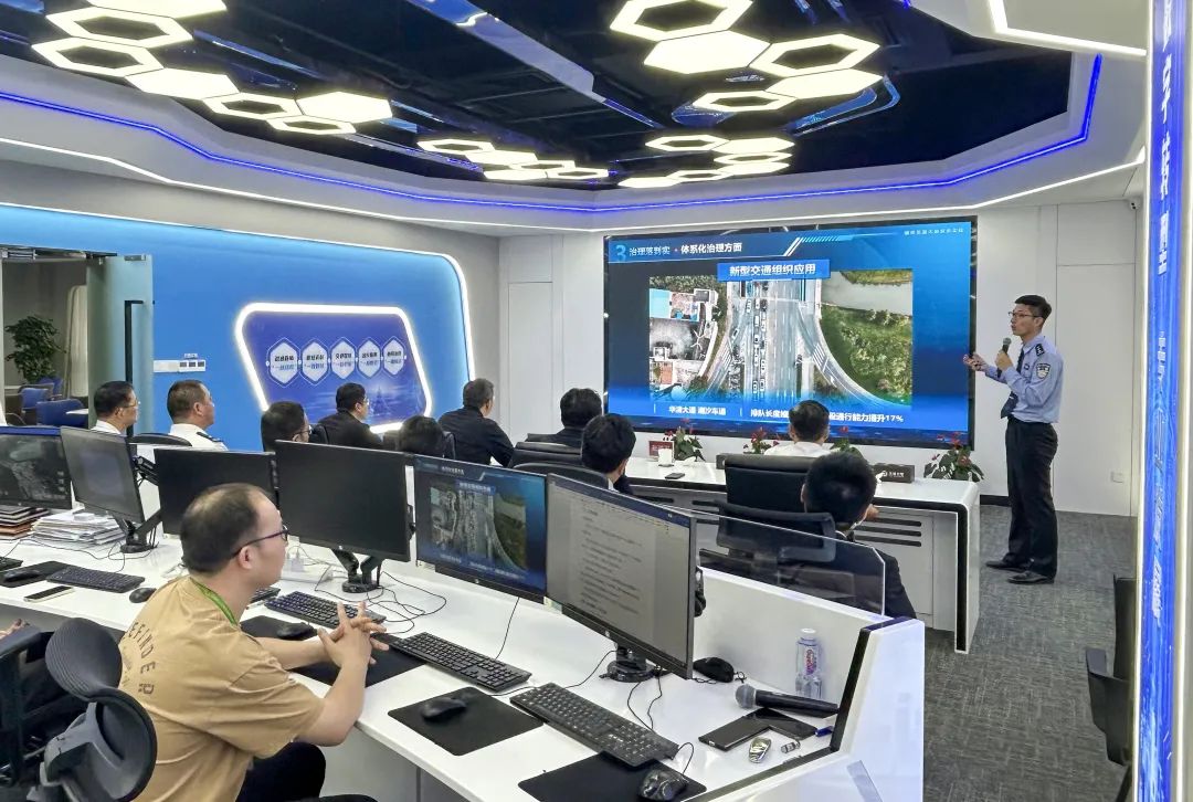 从人形机器人到无人驾驶车——来创新应用先导区看“人工智能+”落地