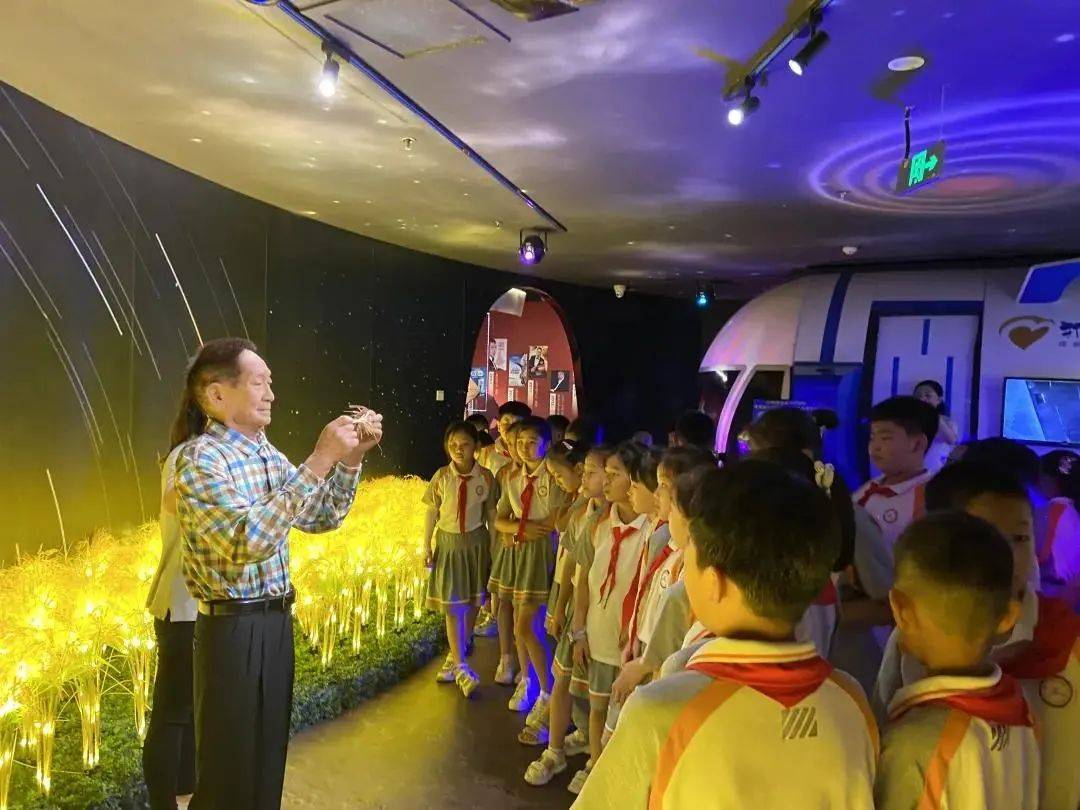 快看!“机器狗”来了 守护万家清凉