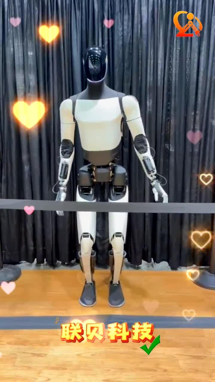 人形机器人协同作业 “灵巧手”丝滑操作