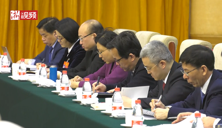 两会现场速递|“自动化的最后一个环节就等国产机器人实现了”——辽宁代表审议现场“催单”