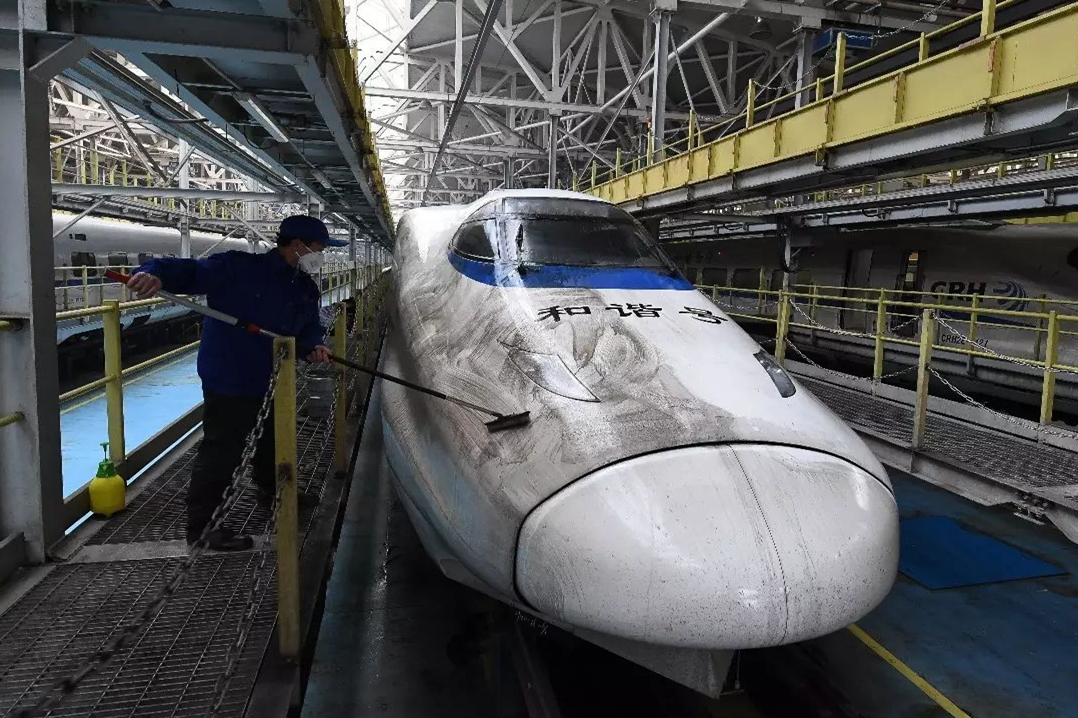 “铁臂巡守”“CT扫描”——中国高铁运维机器人又亮“黑科技”