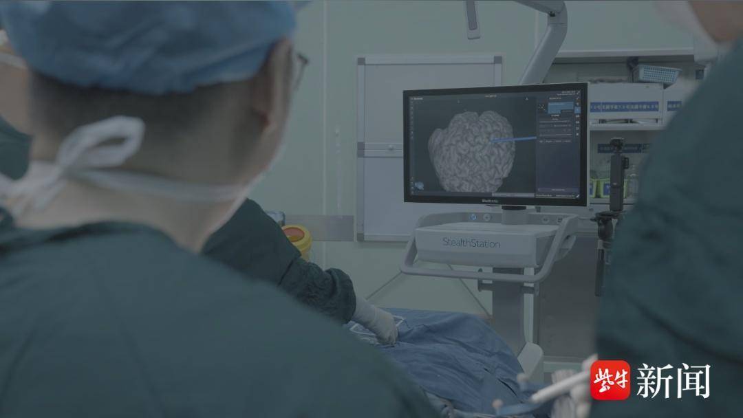 AI重奏人生|毫米级精准植入,脑机接口让瘫痪患者重获行动力